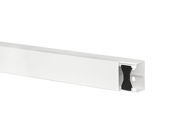 Canalina portacavi KOMIB bianco puro da 60 per 40 mm fornita in cinque barre da due metri