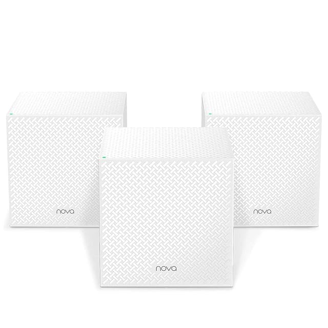 Insieme di tre piccole unità mesh bianche a forma di cubo Tenda Nova MW12