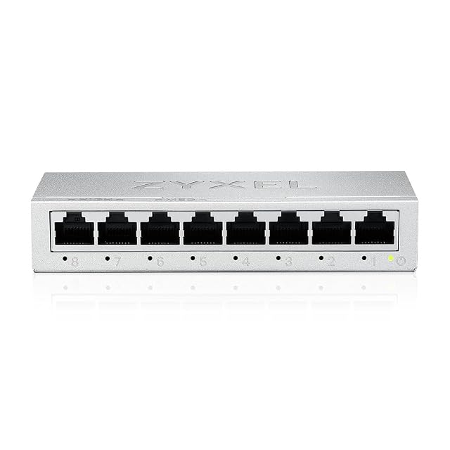 Switch di rete gigabit ZYXEL GS-108BV5 a otto porte in un involucro metallico con otto prese RJ45