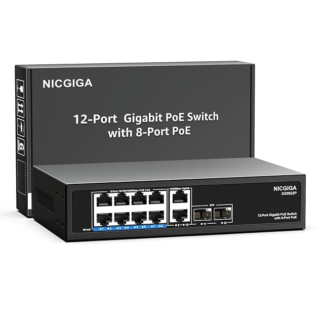 Switch PoE gigabit NICGIGA GS0822P a dodici porte in un involucro metallico con otto prese alimentate, due uplink e due gabbie SFP